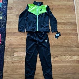 Nike boys size 7 tracksuit